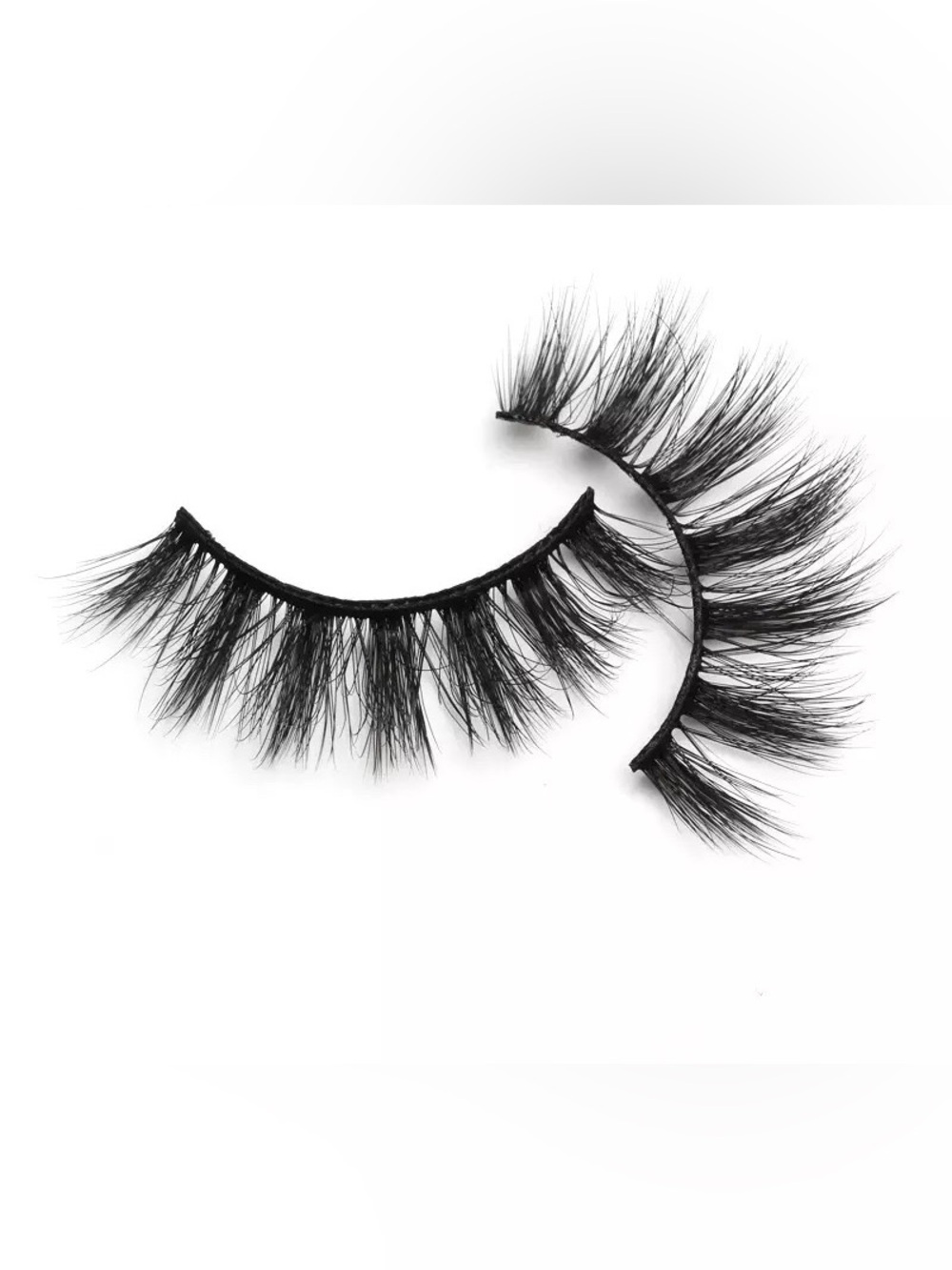 Voluminous Black Wispy False Lashes — Flared Full-Volume Effect